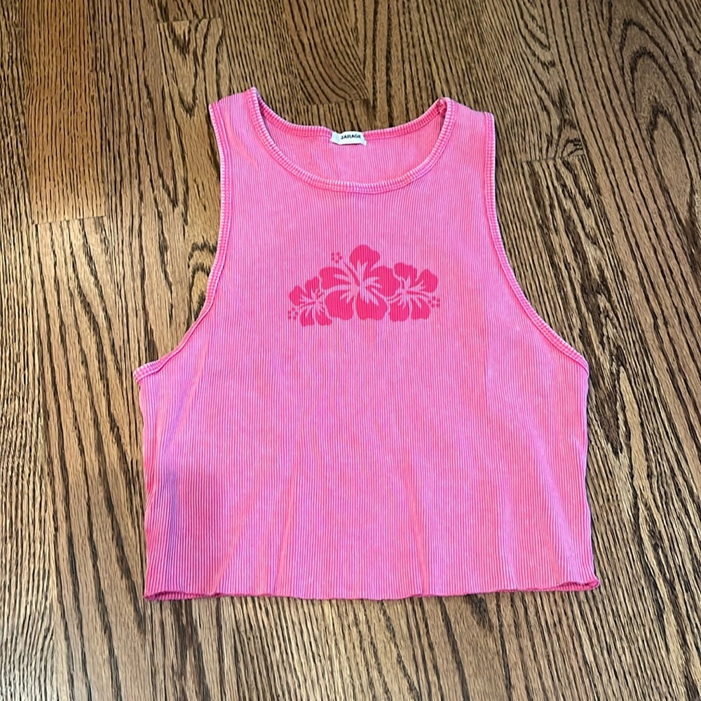 Women’s pink tank top